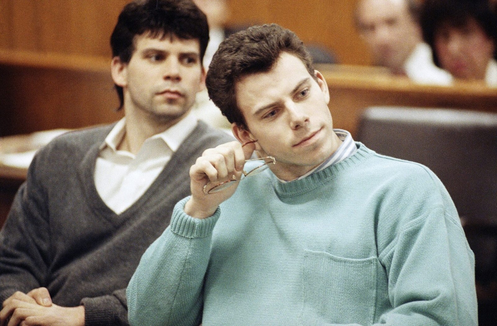 The Menéndez brothers resent 50 years of life, eligible for probation

