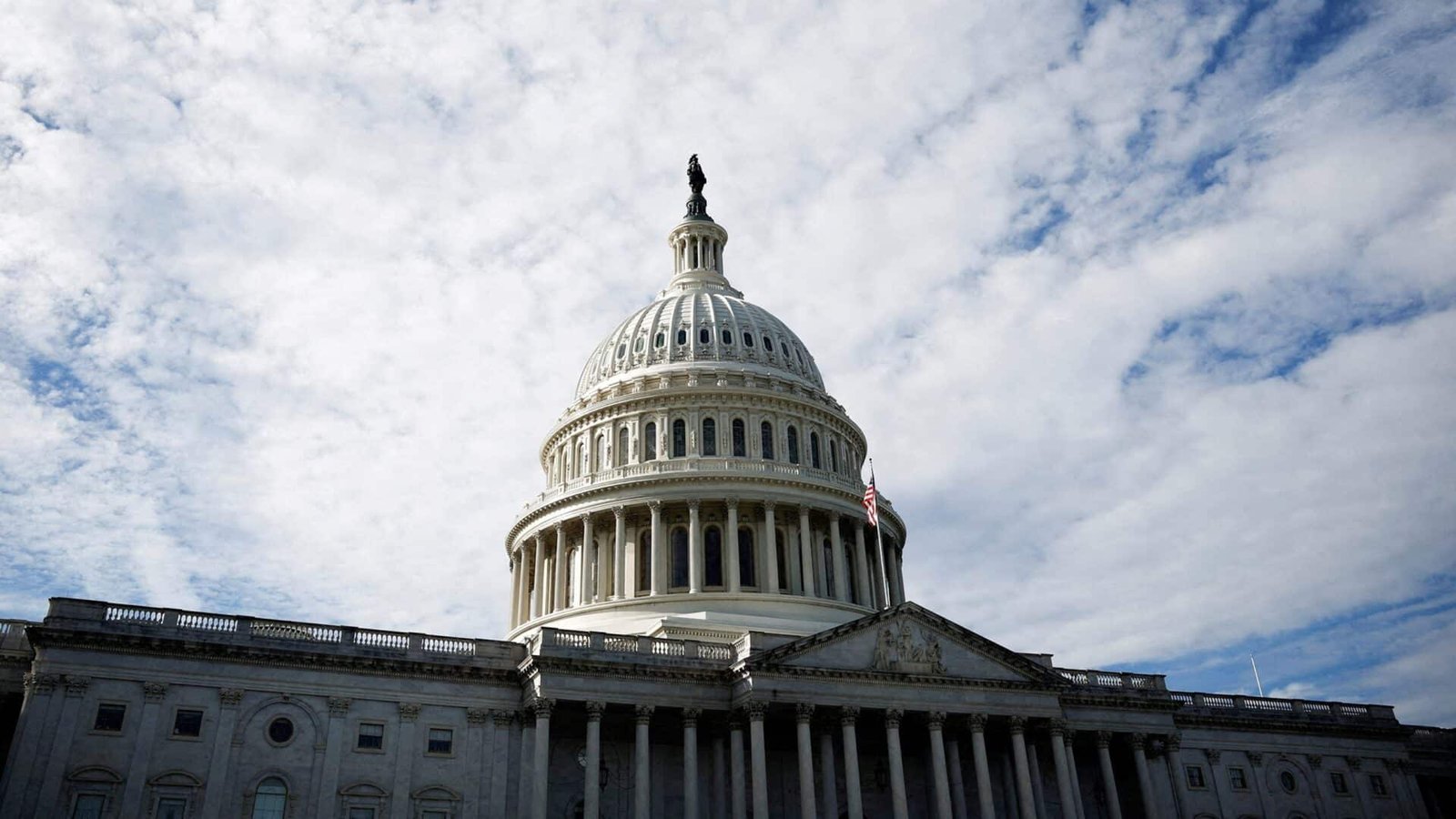 CBO estimates that Trump's invoice could add $ 2.4T to the deficit, leave 11 million without medical insurance

