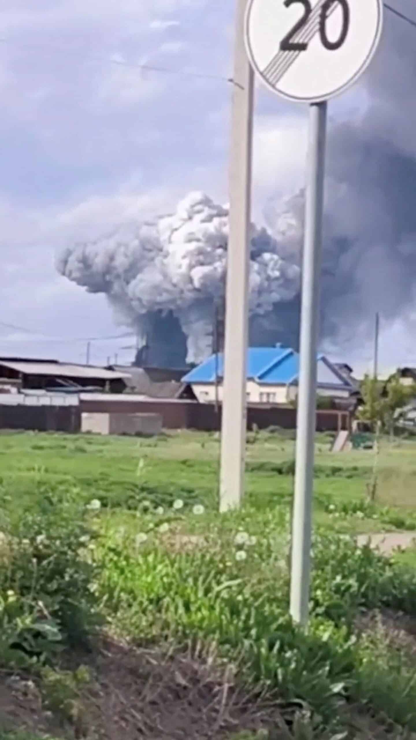 Ukraine points to Russian airfields in the great drone attack

